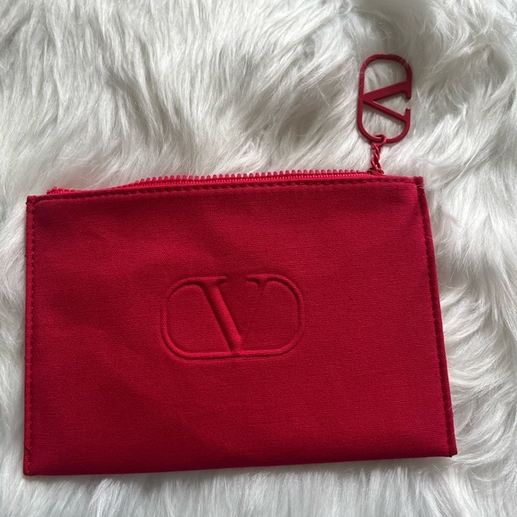 2 piece, brand New Chloe and Valentino Garavani pouches - Picture 5 of 7